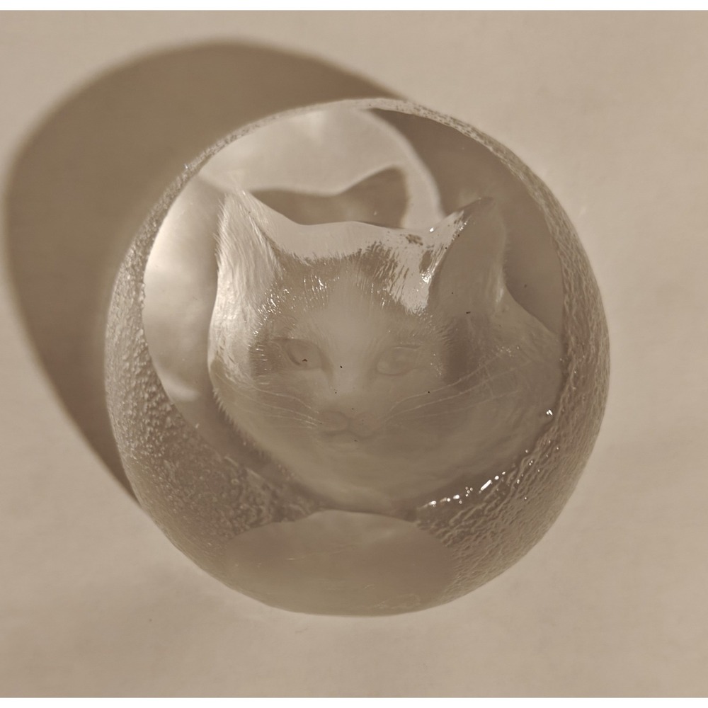 Mats Jonasson Sweden Glass Crystal Kitty Cat Face Paperweight Signed & Numbered